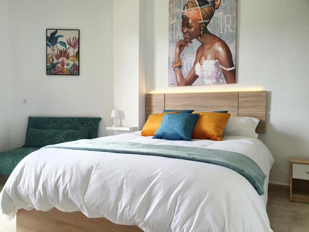 Apartamento Tropical Con Piscina Cerca De La Playa ตอร์เรโมลิโนส ภายนอก รูปภาพ