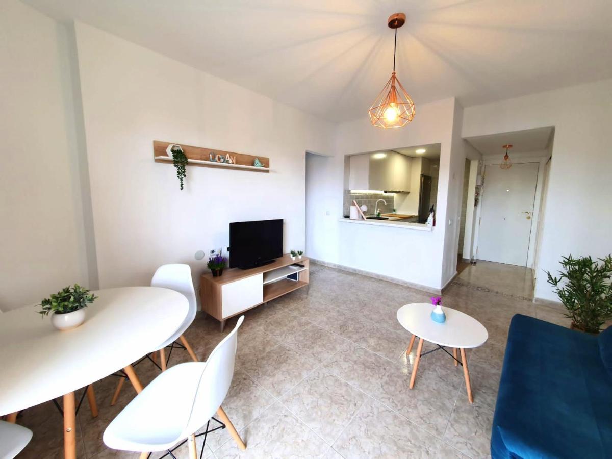 Apartamento Tropical Con Piscina Cerca De La Playa ตอร์เรโมลิโนส ภายนอก รูปภาพ