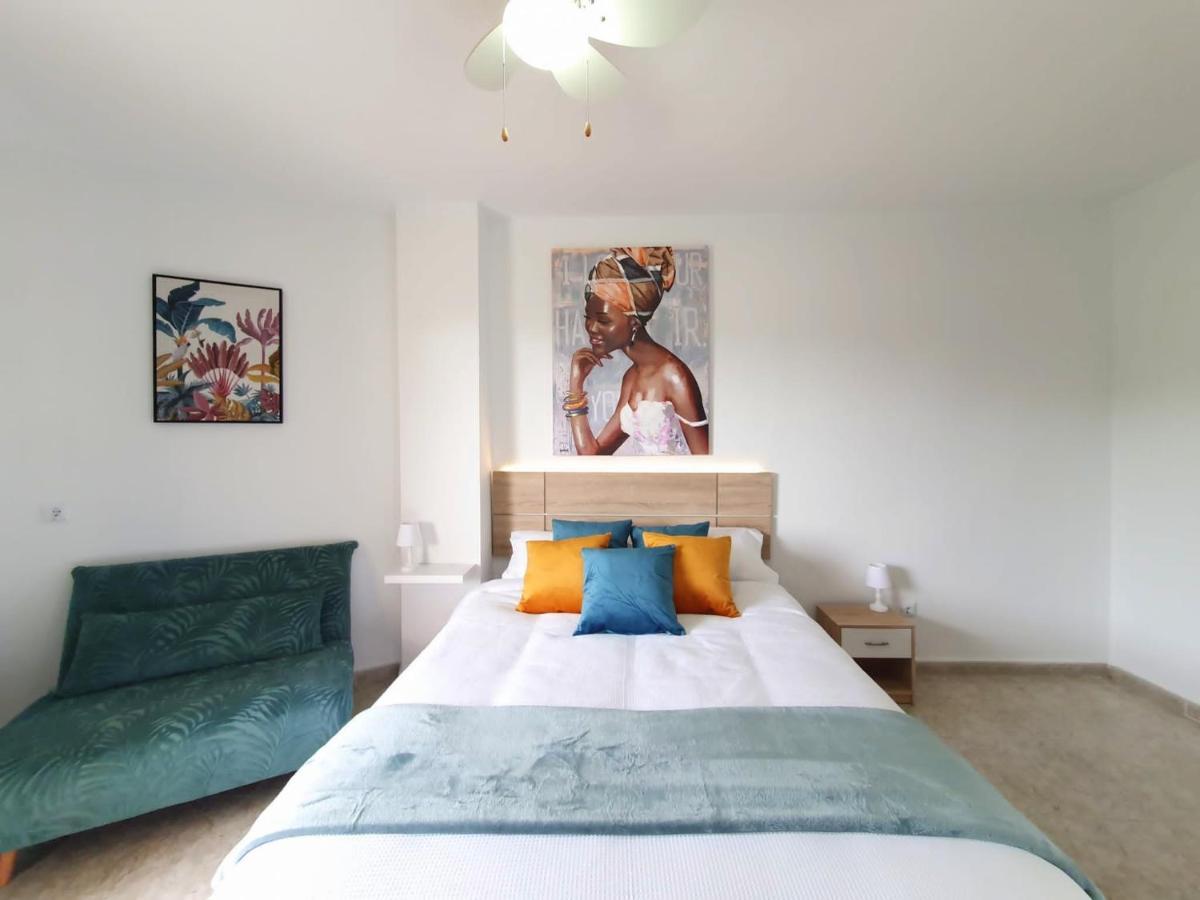 Apartamento Tropical Con Piscina Cerca De La Playa ตอร์เรโมลิโนส ภายนอก รูปภาพ