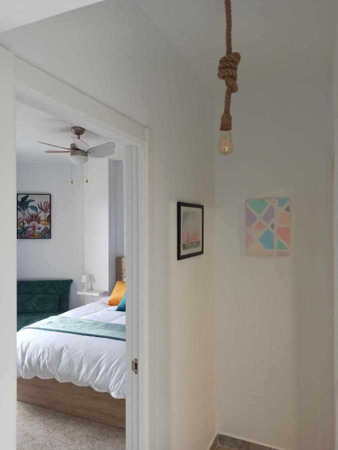 Apartamento Tropical Con Piscina Cerca De La Playa ตอร์เรโมลิโนส ภายนอก รูปภาพ
