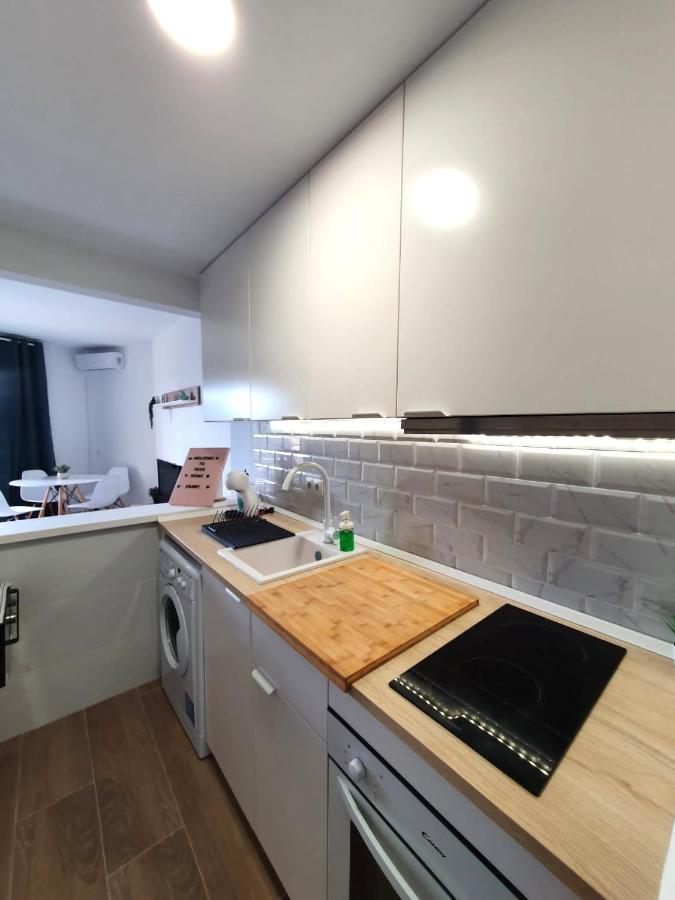 Apartamento Tropical Con Piscina Cerca De La Playa ตอร์เรโมลิโนส ภายนอก รูปภาพ