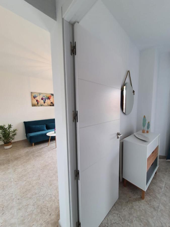Apartamento Tropical Con Piscina Cerca De La Playa ตอร์เรโมลิโนส ภายนอก รูปภาพ