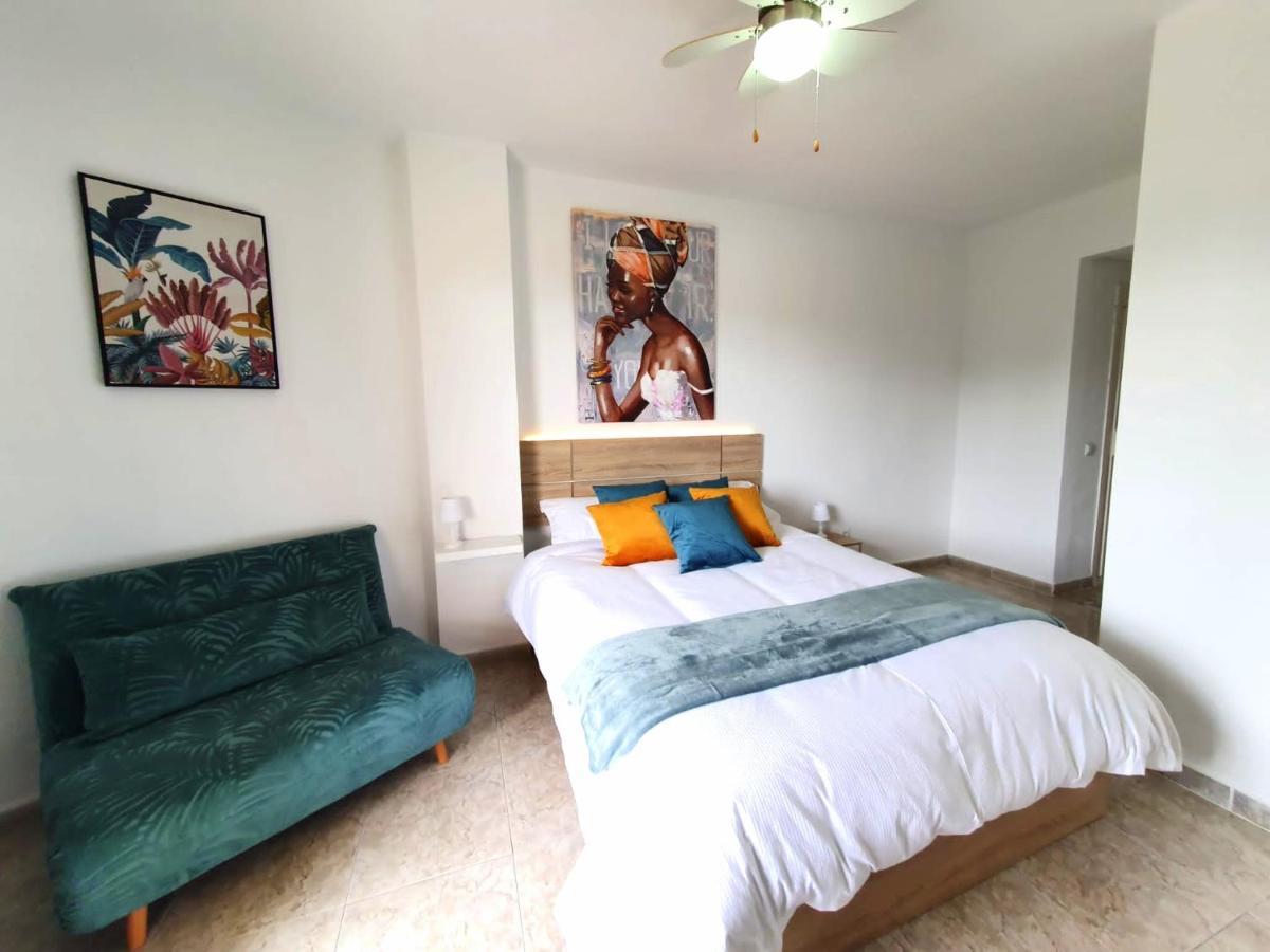 Apartamento Tropical Con Piscina Cerca De La Playa ตอร์เรโมลิโนส ภายนอก รูปภาพ